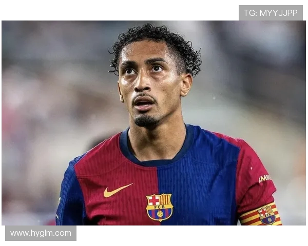 拉菲尼亚在社交媒体发声鼓励球队为团队表现感到自豪尽管进球艰难