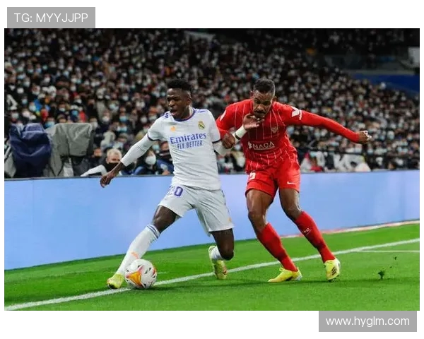 本菲卡球员向维尼修斯索要球衣引发普雷斯蒂安尼愤怒点赞评论怒斥队友