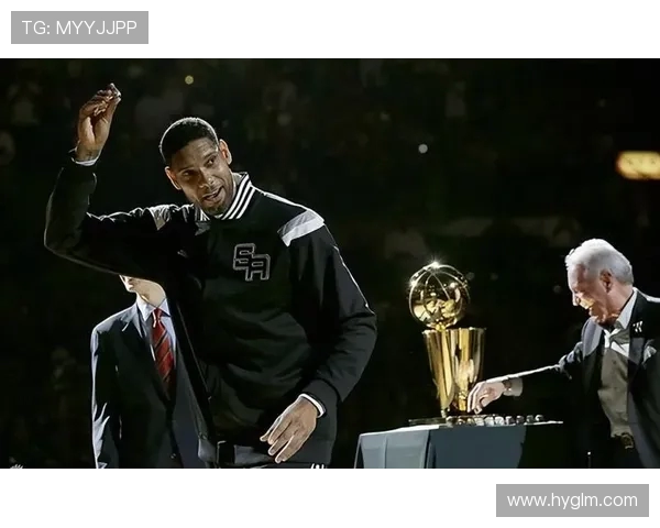 98年NBA选秀大会邓肯加盟马刺成为状元秀诺维茨基压哨入选 98年NBA选秀大会邓肯加盟马刺成为状元秀诺维茨基压哨入选